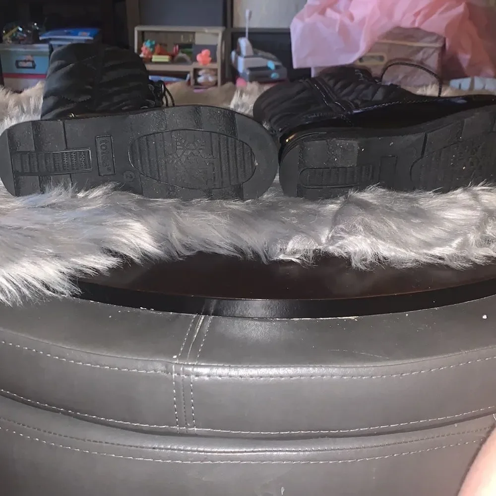 Totes snow boots. Size 2.
